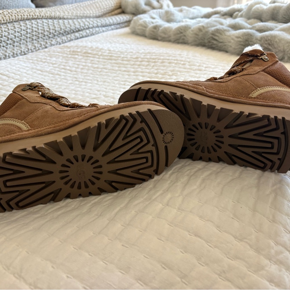 NEW! Never worn. UGG Highmel Women's Chestnut Winter Boots - Picture 5 of 5